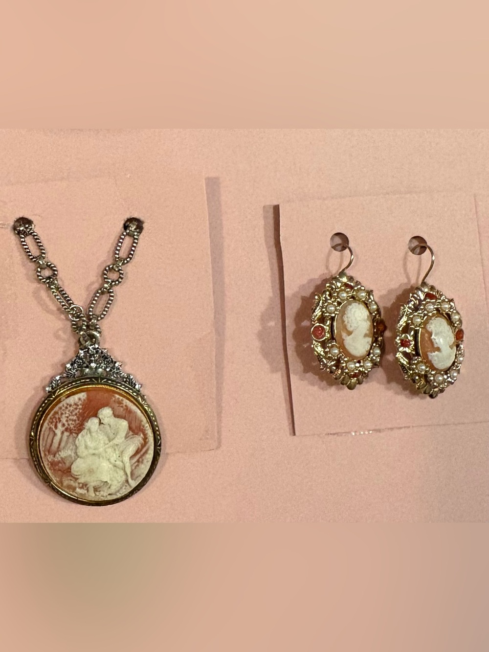 Vintage-Style Cameo Pendant Necklace and earrings in Gold and Cream